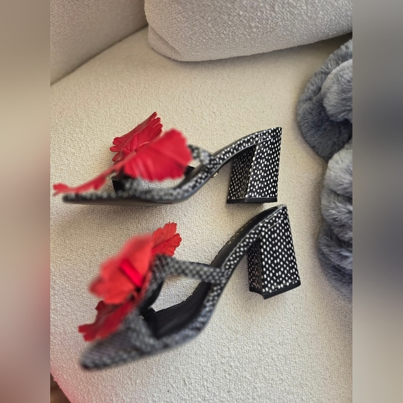 Cecelia New York, 🌺 Hibiscus II, Slide Sandal, Black/White/Red, Size 7.5 - Picture 9 of 12